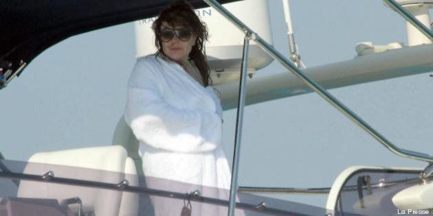 Veronica Lario, Barbara Berlusconi e Eleonora Berlusconi: vacanza in  Sardegna con figli e nipoti (FOTO) - HuffPost Italia