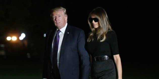 Melania Trump indossa occhiali da sole di notte a Las Vegas e viene  sommersa dalle critiche - HuffPost Italia