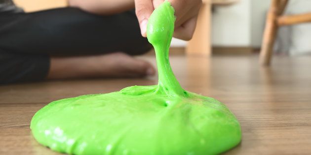 Uccisa dal metanolo a 9 anni: la sostanza forse sprigionata dalla schiuma  da barba utilizzata per fare lo "slime" - HuffPost Italia