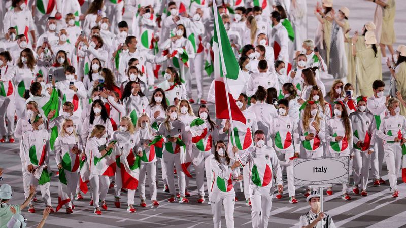 Tokyo 2020. Un sol levante tricolore per l'Italia vestita Armani - HuffPost  Italia