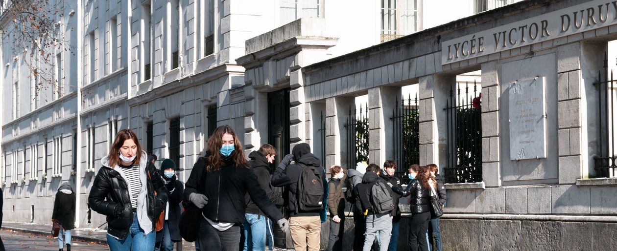 Rivolta Della Scuola In Francia Sciopero Contro I Protocolli Anti 