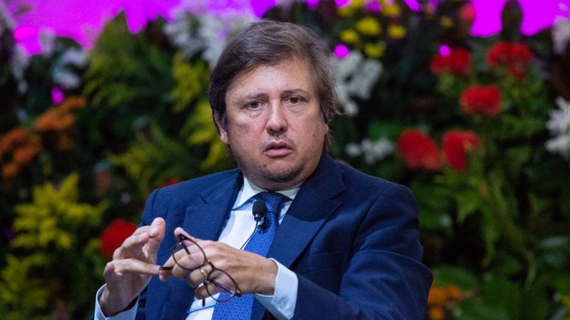 Sileri Verso Proroga Dell uso Della Mascherina In Aerei Treni E Rsa 