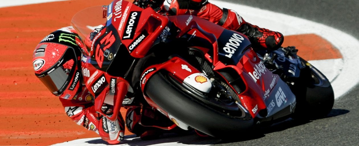 Pecco Bagnaia su Ducati è campione del mondo MotoGp - HuffPost Italia