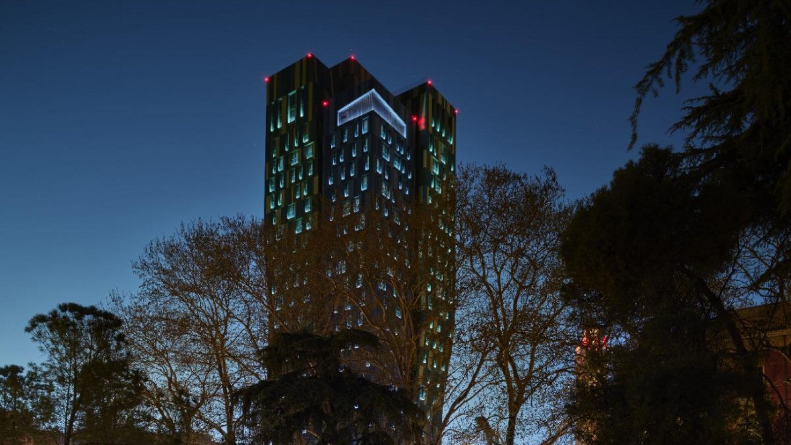 Tirana Parla Fiorentino L architetto Marco Casamonti Realizza Una Torre Di Oltre 100 Metri 