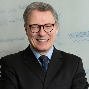 Luciano Floridi: “L’Ue ha una grande chance: farsi una intelligenza artificiale aperta”