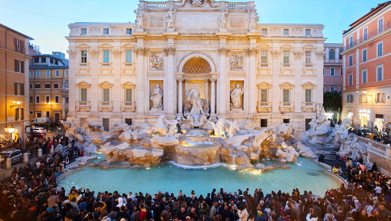 Per vedere la Fontana di Trevi dal 2 febbraio i turisti pagheranno 2 ...
