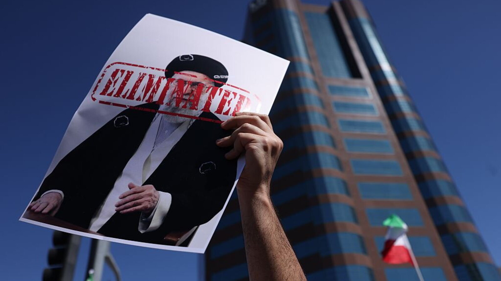 Dopo Khamenei. Un Conclave con mille trappole per il nuovo rahbar d
