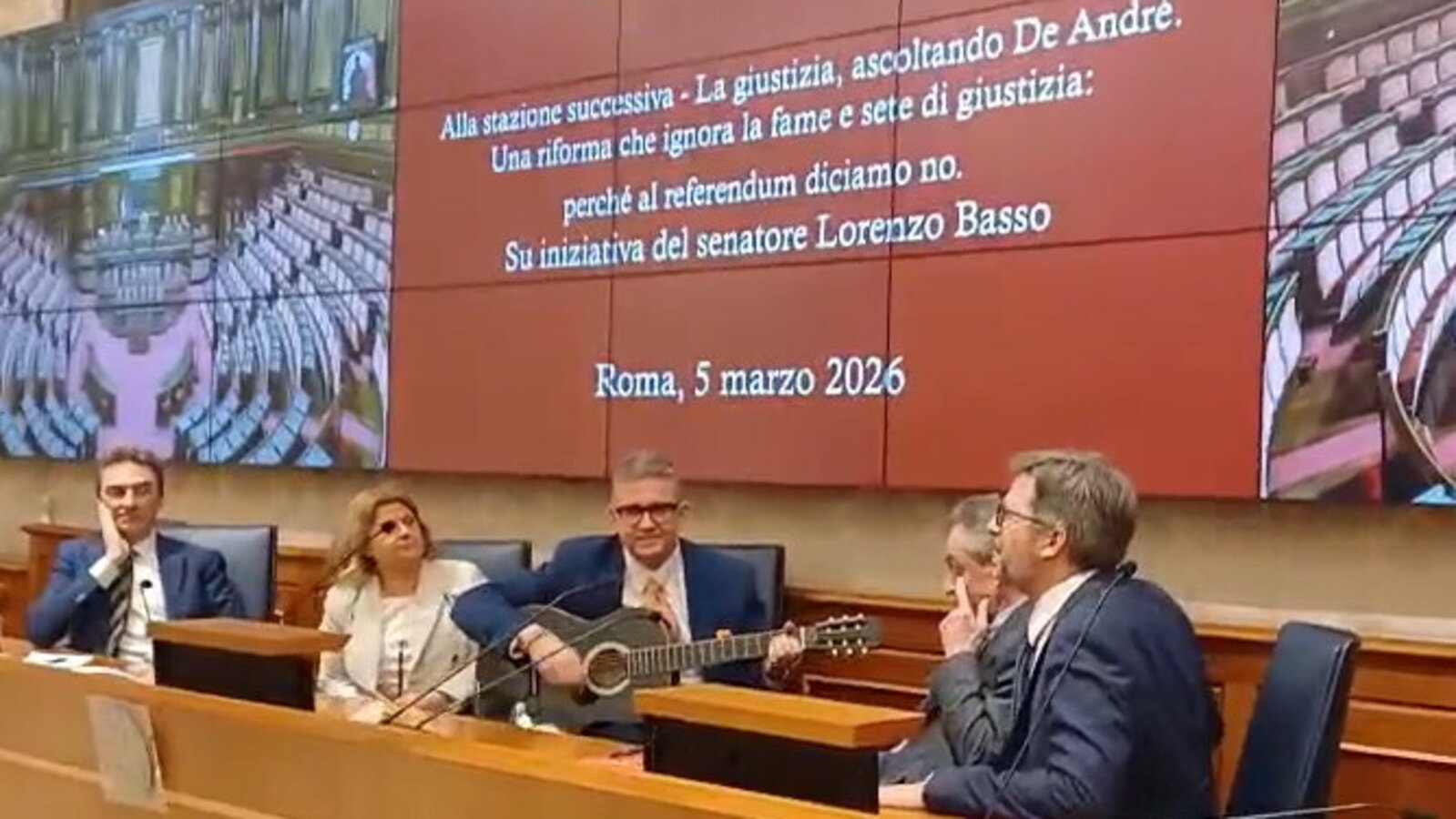 Forse la campagna referendaria è sfuggita di mano. “De André ci aiuta a capire le ragioni del No”
