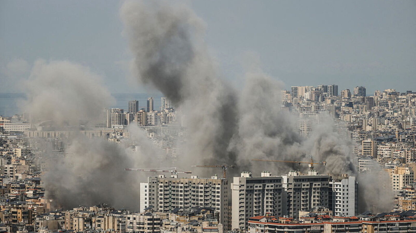 Nel mezzo, il Libano. Israele all