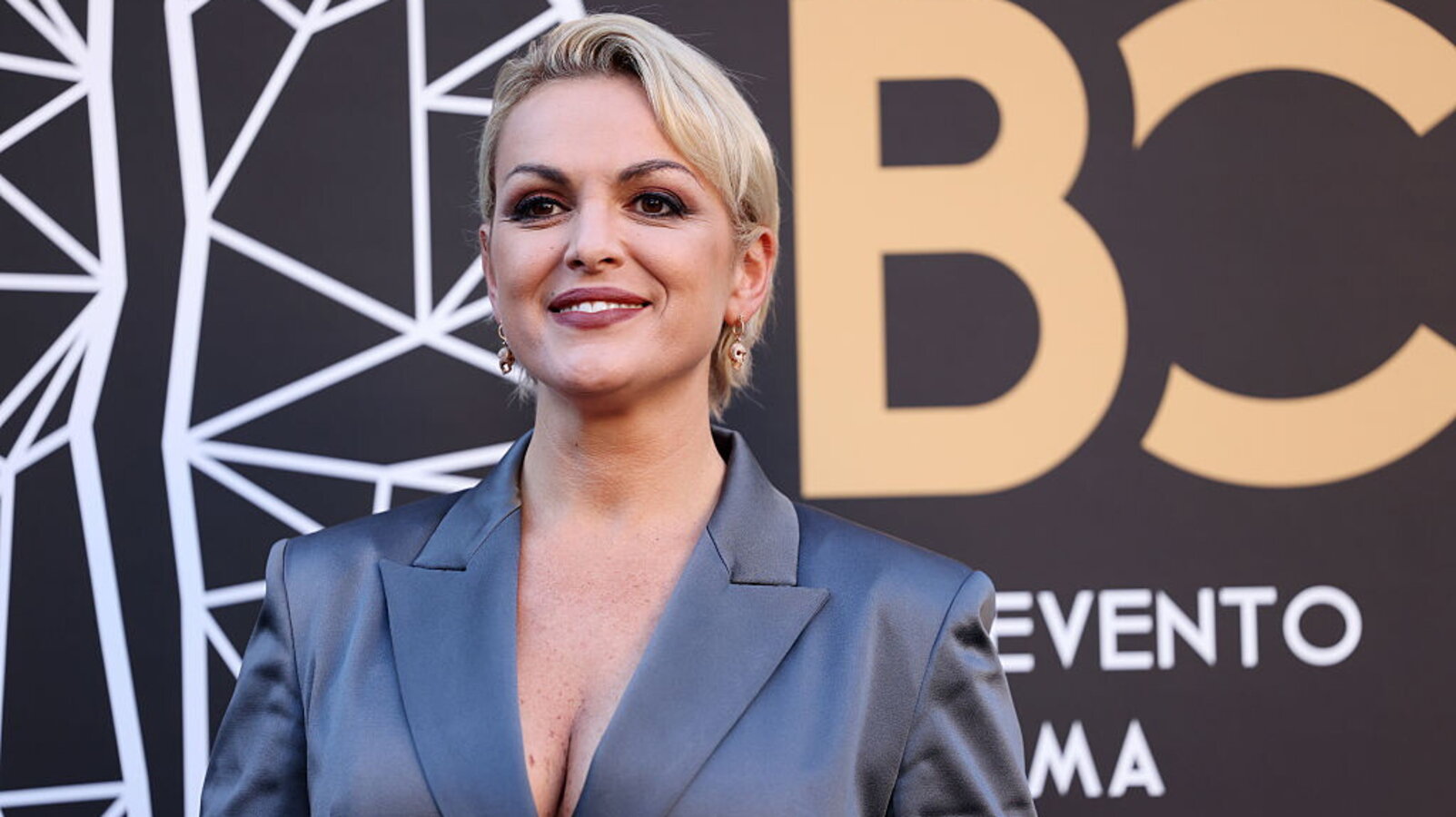 Francesca Pascale: "Ho sentito Marina Berlusconi. Il rinnovamento vada oltre Gasparri, apra ai diritti civili" (di G. Ucciero)