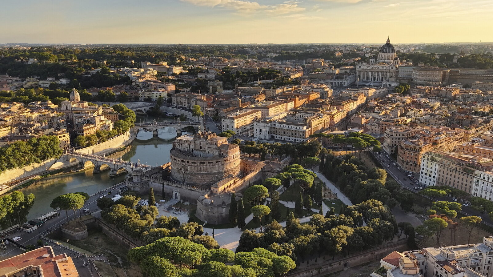 Roma: Investimenti di Lusso Trasformano la Capitale in Hotel a Cielo Aperto