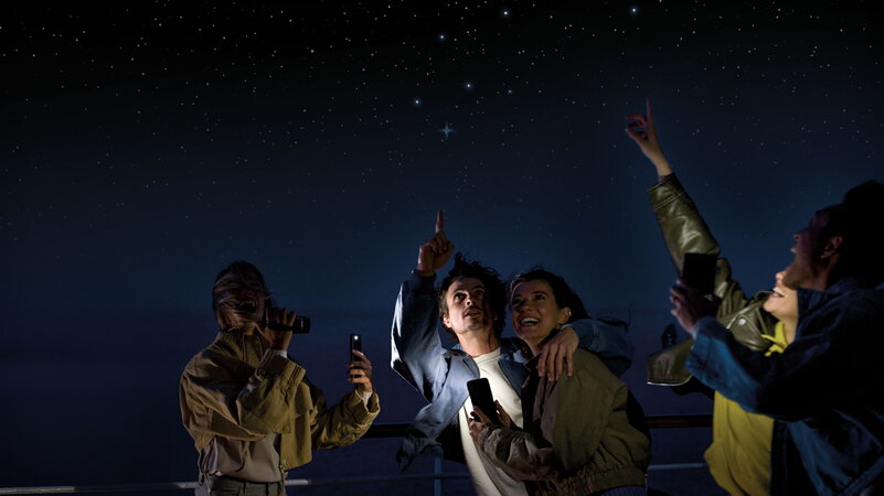 L'astroturismo è la nuova tendenza: dal Mediterraneo allo Jonio lo stargazing conquista i viaggiatori