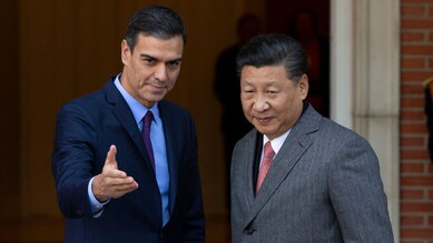 Il grimaldello spagnolo. Per fabbriche e capitali, Sánchez spalanca la porta dell'Ue alla Cina