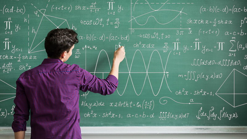Valditara ci prova col Liceo Matematico. Per avere più ingegneri