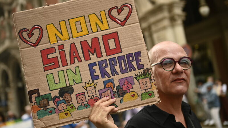 Una rabbia felice contro la queerfobia