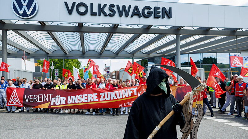 Il bubbone Volkswagen sta per esplodere. L'onda d'urto può arrivare fino a Berlino