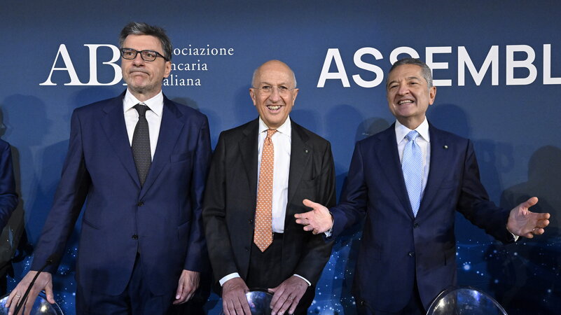 Riconferma di Patuelli all'Abi e commenti di Giorgetti