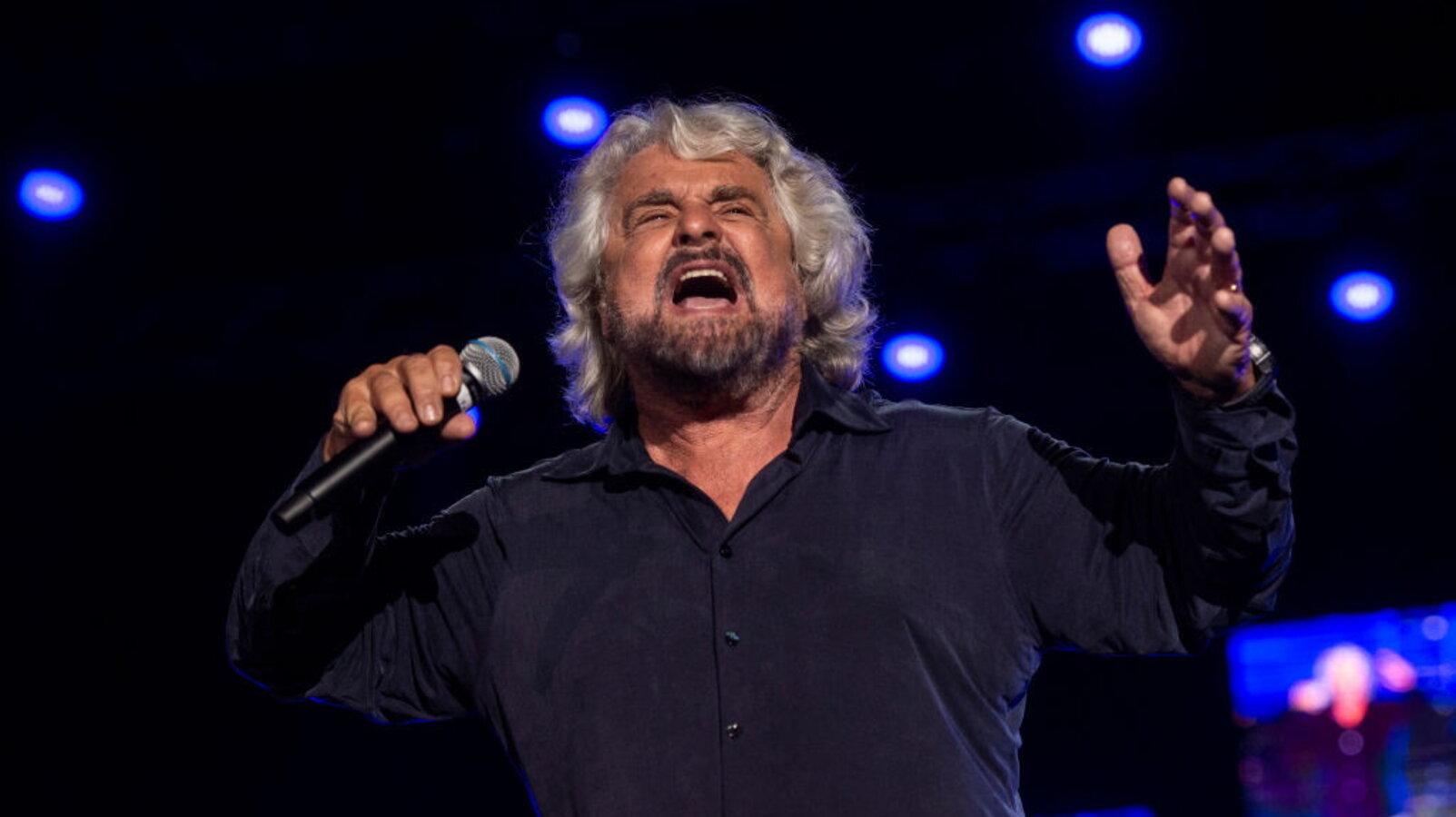 Dirigenti dem osservano la situazione del M5s, con Grillo e Conte in bilico