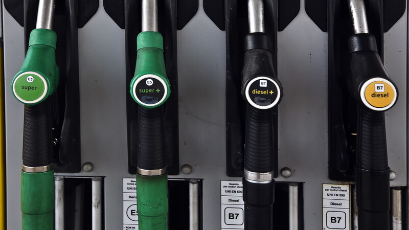 Incertezza del governo sulla proroga del taglio delle accise sui carburanti