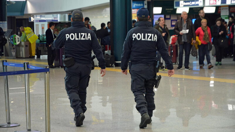 Bozza di decreto per l'assunzione di agenti anti-migranti