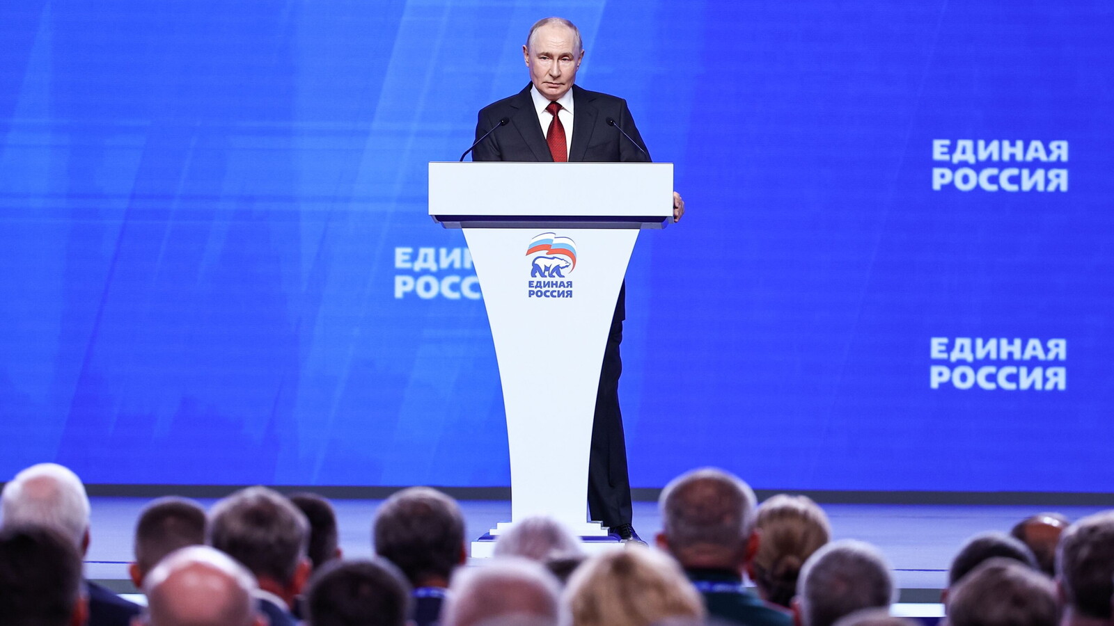 Photo: huffingtonpost.it Vladimir Putin menace l'Ukraine d'une riposte destructive après des raids