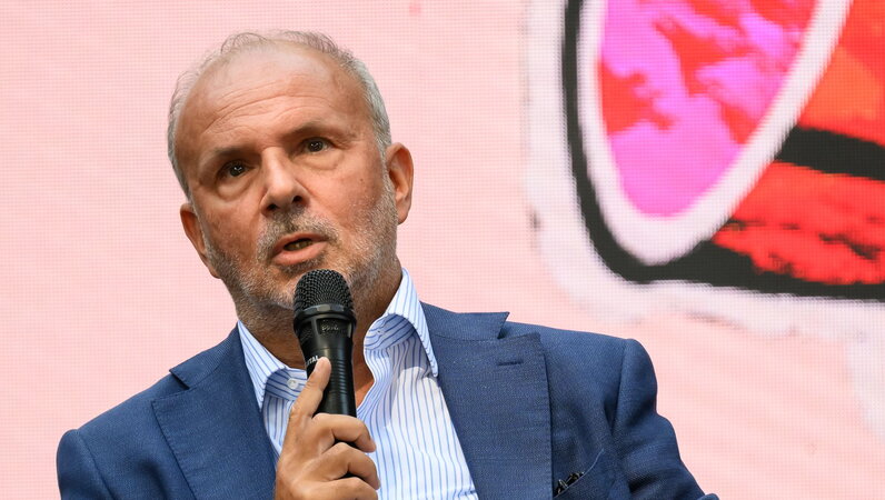 Scontro politico in Italia sulla gestione del ricordo del Covid-19