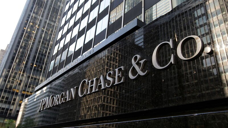 JpMorgan alza le mani. I modelli sono saltati. Non sappiamo più dire dove andrà il petrolio