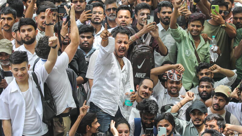 Proteste in India contro il capo della Commissione elettorale