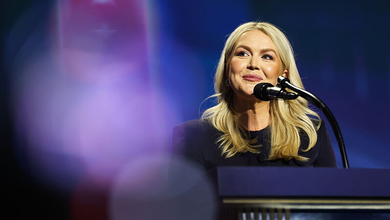 Karoline Leavitt passa a Fox News