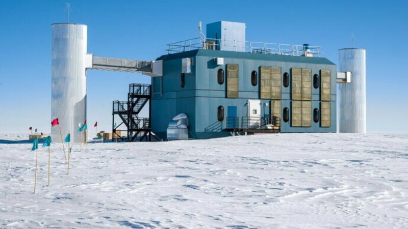 Il Nobel per scoprire l'universo sotto un chilometro di ghiaccio