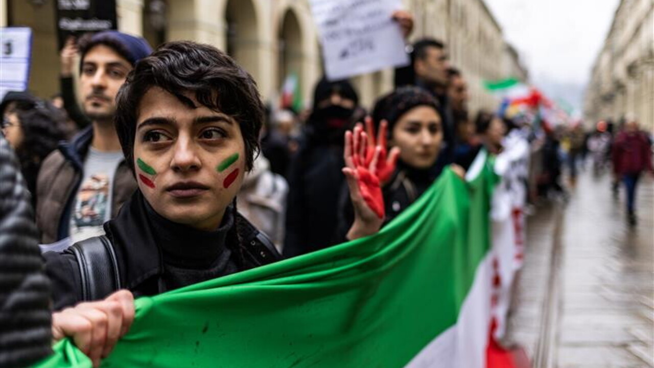 Studenti iraniani a Torino: appello all’Università dopo il blackout internet in Iran
