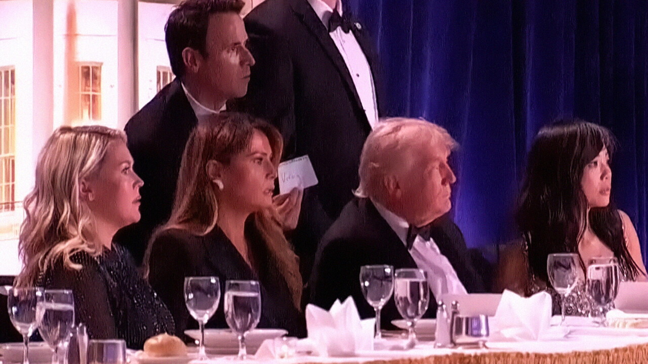 «Gli attentati a Trump sono una messinscena»