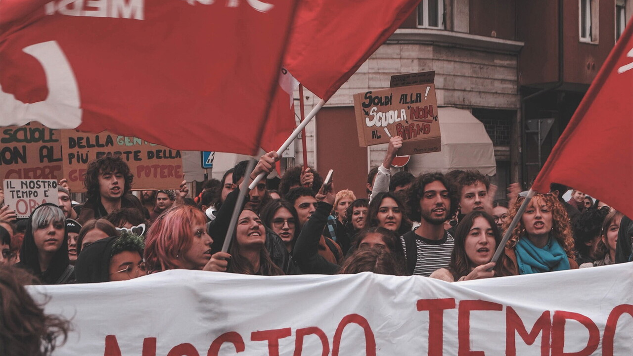 La Gen Z occupa le scuole e scende in piazza: «Abbiamo finito la pazienza» 