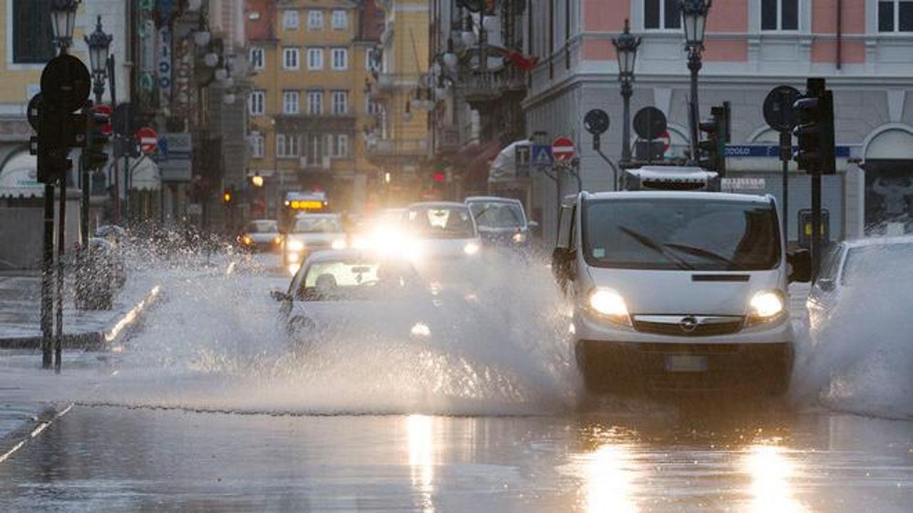 Trieste Allagata Ora Si Contano I Danni Il Piccolo