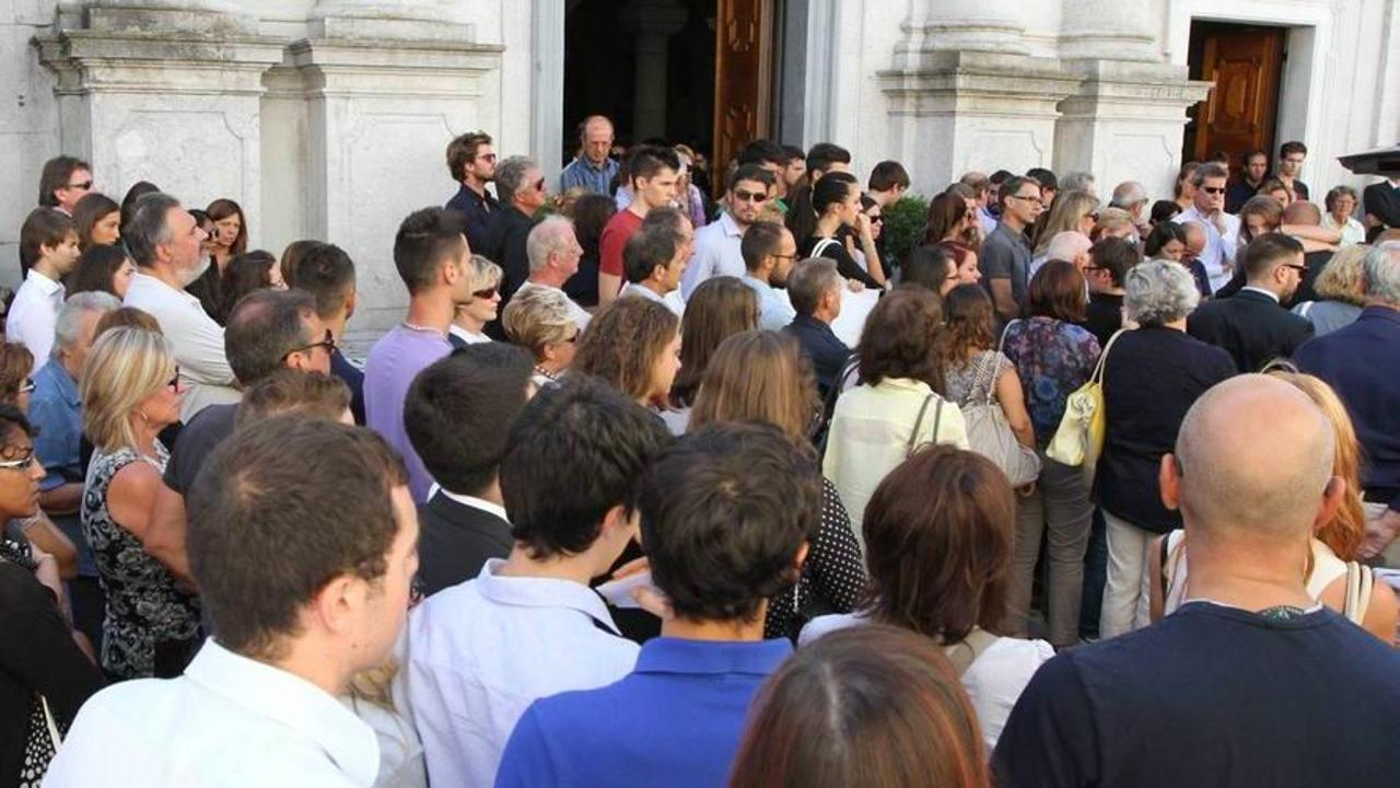 Una Folla Commossa Per L addio Al Sub Il Piccolo