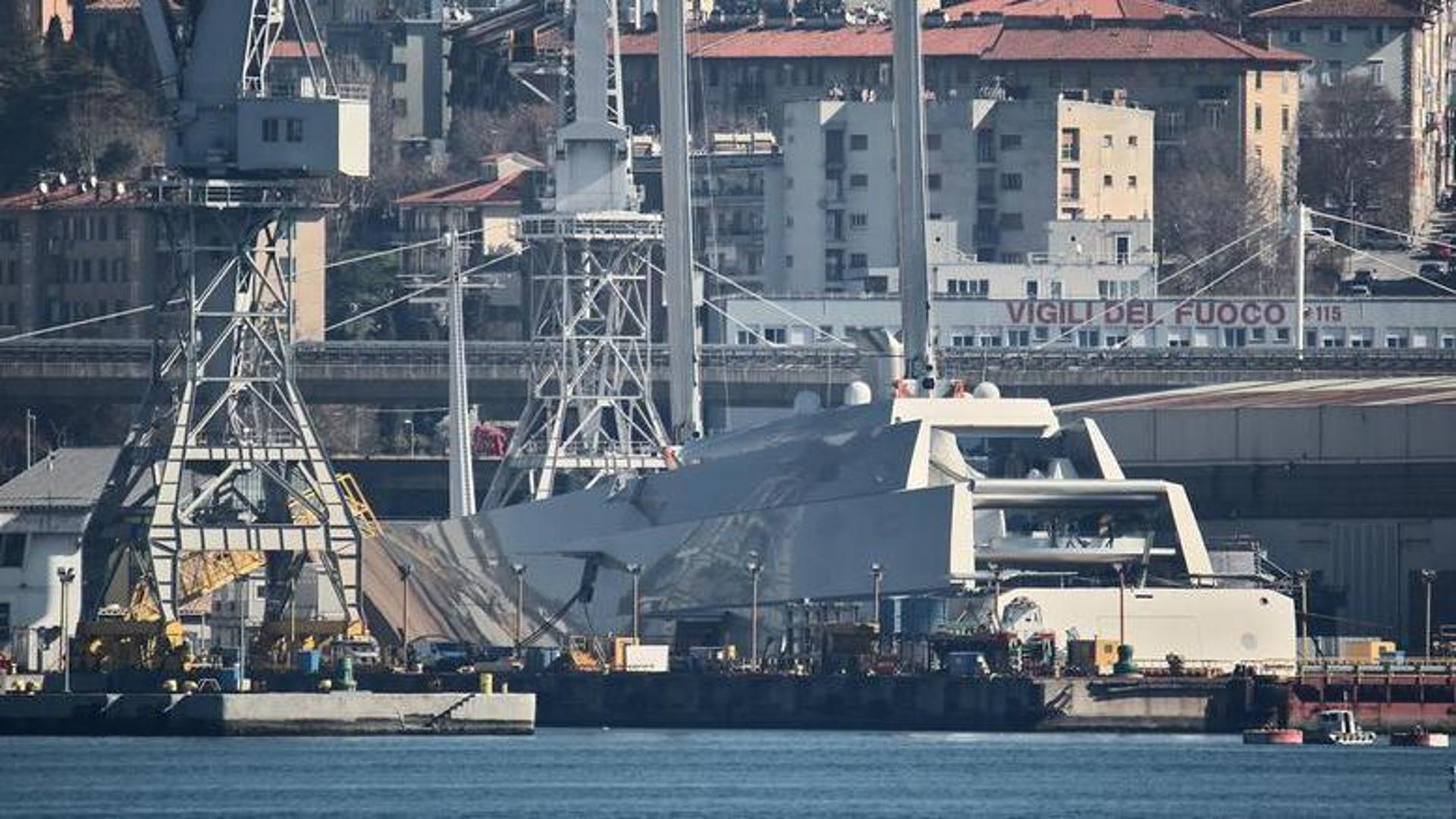 Slitta La Partenza Dello Yacht Dell oligarca Russo Sotto Sequestro A 