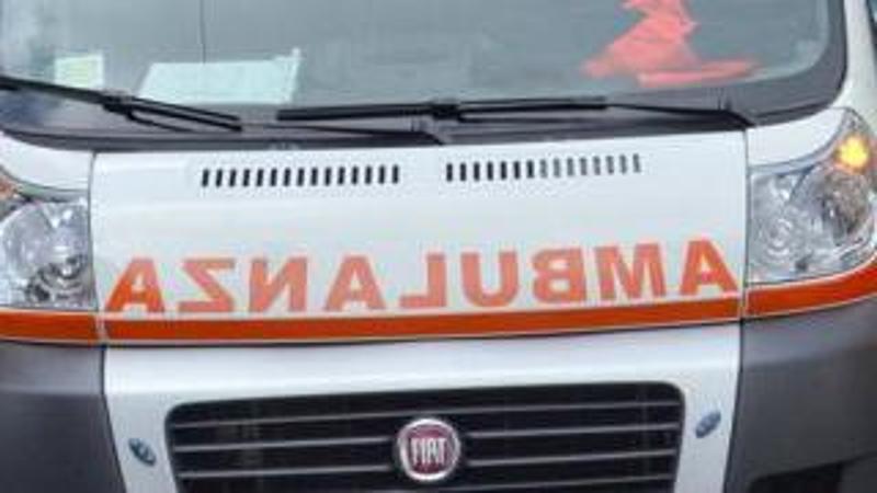 Genova, rissa tra due gruppi di giovani su un bus. Botte davanti a una discoteca: un ferito