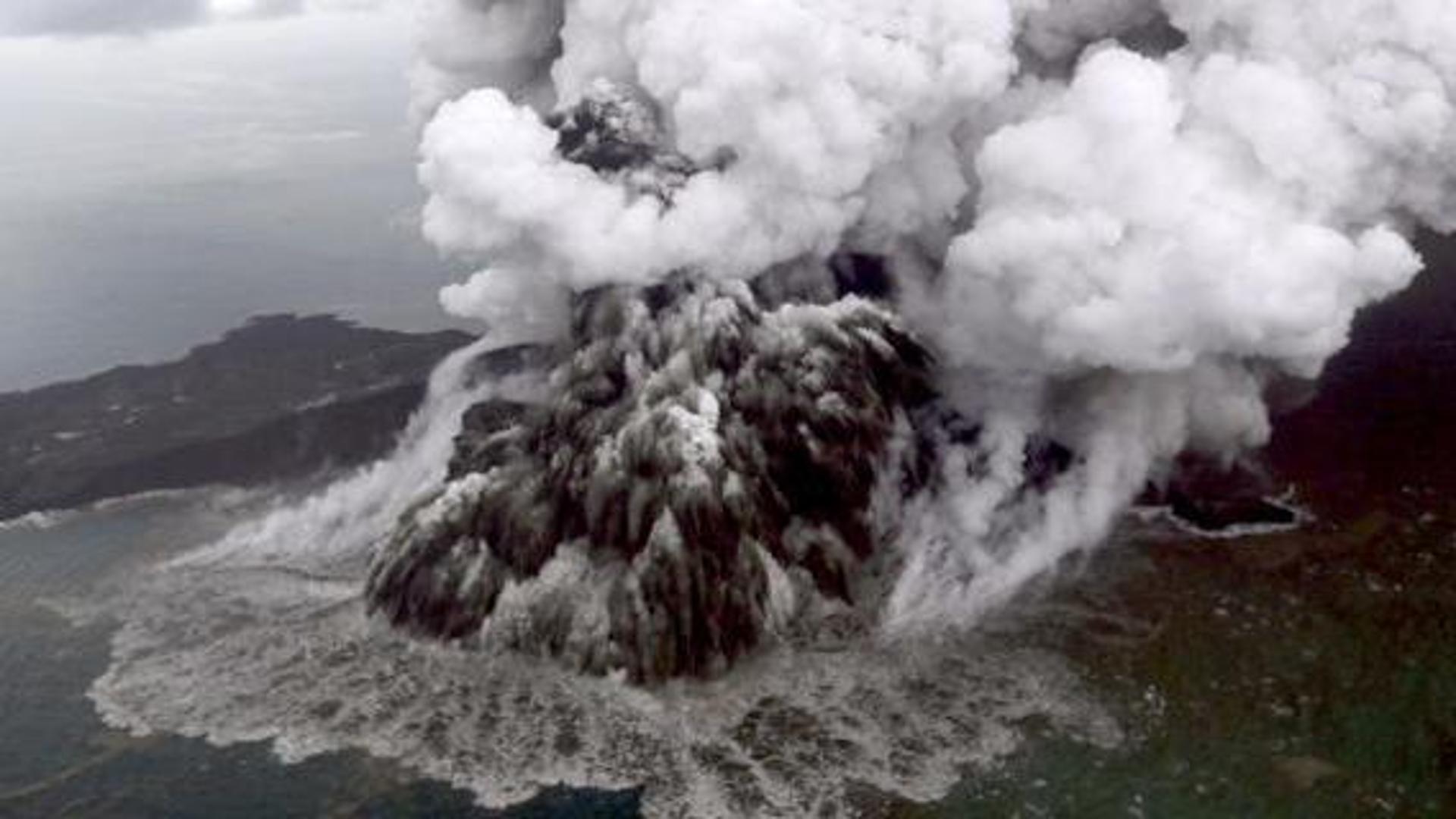 Erutta Il Vulcano Strage In Indonesia Tsunami Con Onde Di 20 Metri 