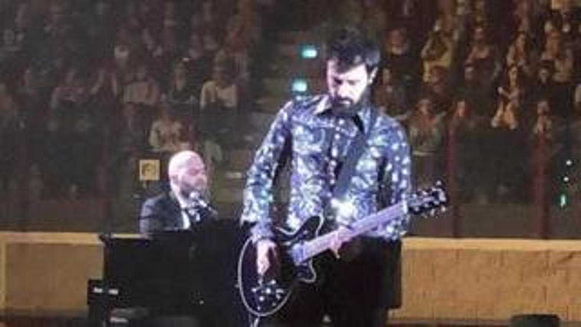 il sangiorgi del gruppo rock dei negramaro