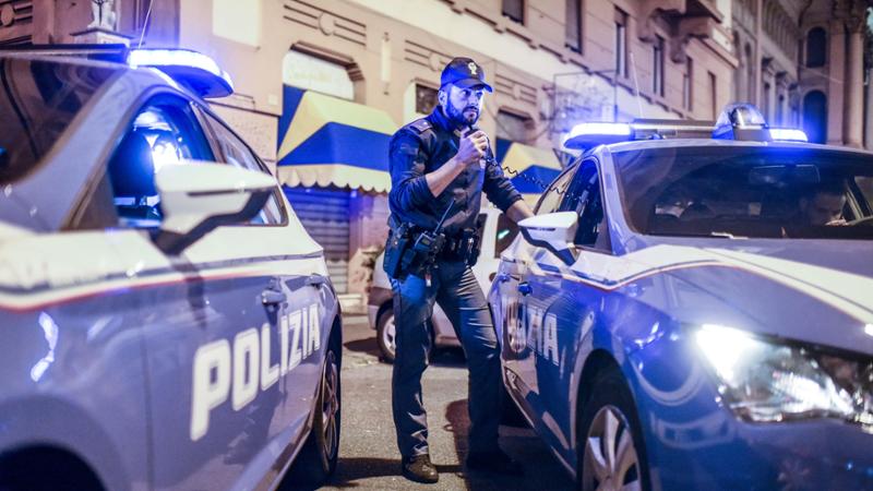 In auto con hashish, cocaina e patente sospesa. Tenta la fuga arrestato