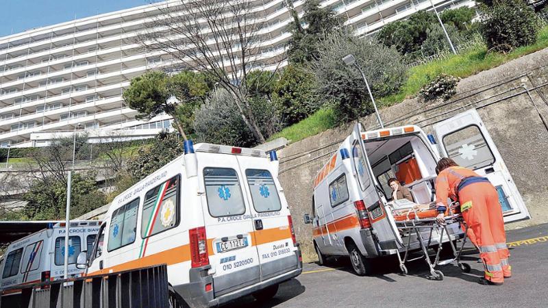 Emergenza caldo, due anziani morti al San Martino. Cinquantenne salvato della polizia locale in centro