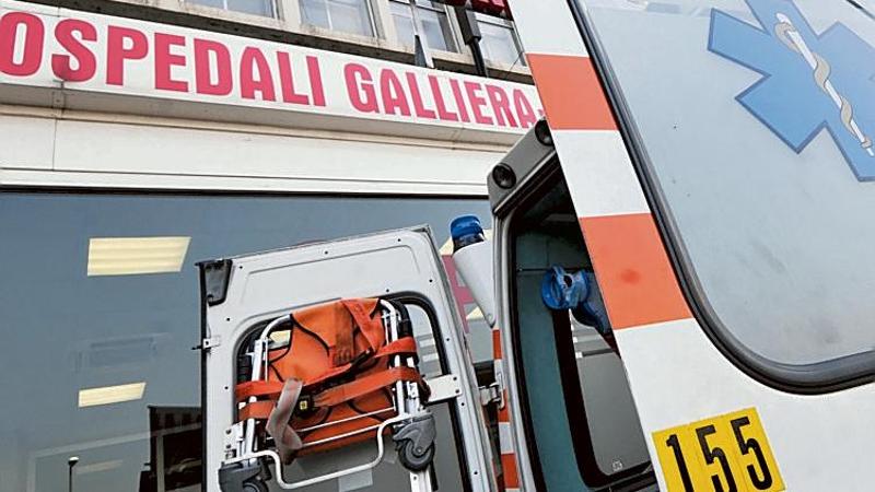 Spedizione punitiva al pronto soccorso del Galliera con mazze e bastoni, tre giovani fermati