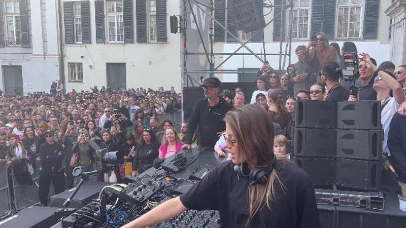 Charlotte de Witte infiamma Genova, migliaia in piazza per la regina della techno