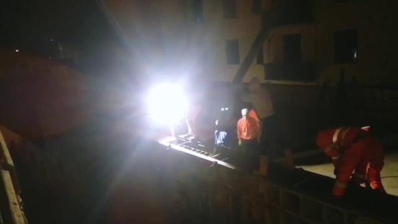 Lavori notturni in via Ardoino, i residenti: "Impossibile dormire, tremavano vetri e porte"