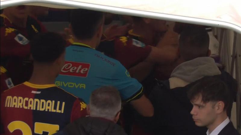 Genoa-Sassuolo, la rissa nel tunnel: alla fine paga Ellertsson. Ecco cosa è successo