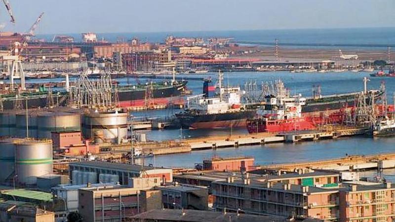 Depositi chimici, il Municipio Ponente si oppone a un possibile trasferimento a Porto Petroli