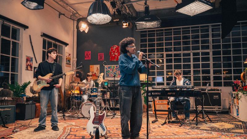 Concerti per pochi intimi trasmessi sui social: due genovesi importano dagli Usa il format per band e artisti emergenti