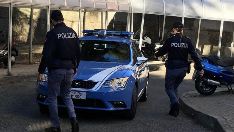 Polizia arresta topo d’appartamento: con sé cocaina e 12 mila euro di oggetti in oro