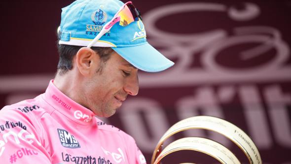 Giro d’Italia, Nibali: “Le mie maglie rosa un sogno realizzato. Vingegaard favorito, Pellizzari è la speranza azzurra”