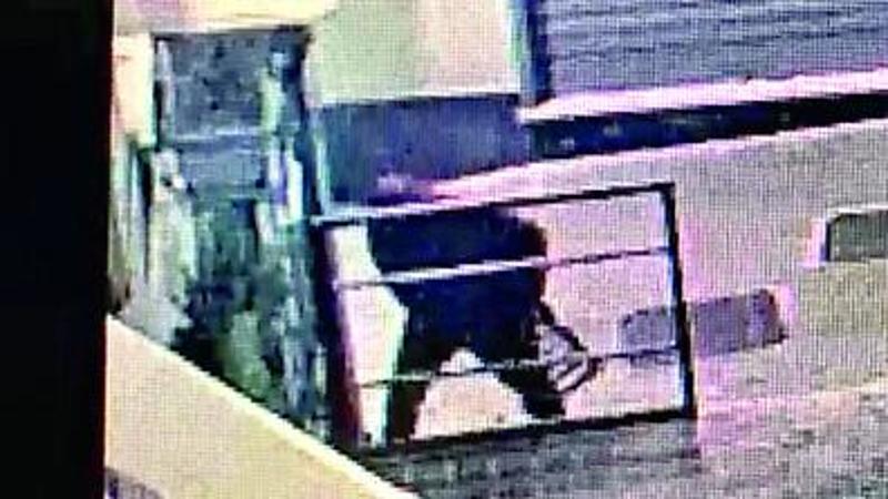 “Gang del tombino” per comprare il crack, altri due in manette. Il giudice: “Sono pericolosi”